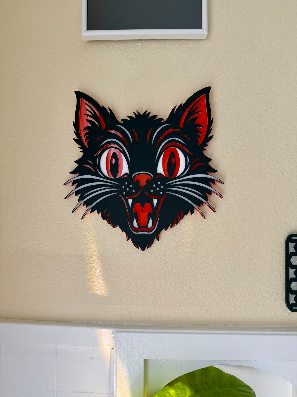 Scaredy Cat Wall Hang (11.5 x 11.5 in)