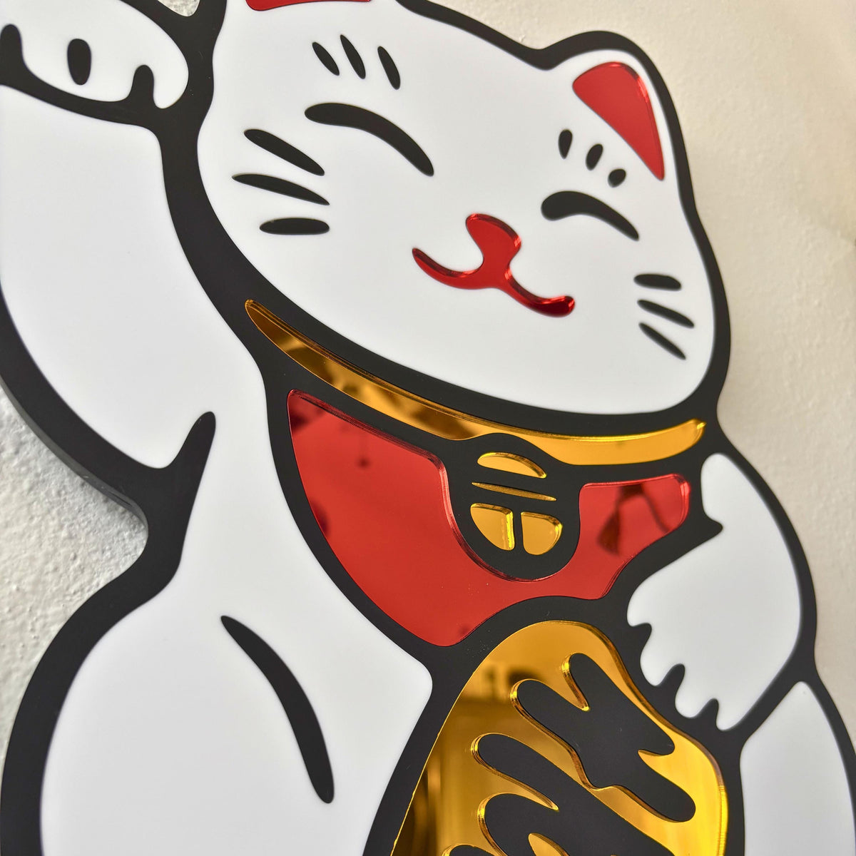 White Lucky Cat Hero Wall Hanging Mirror (11.5 x 15.3 in)